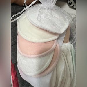 Bamboo nursing pads with washing bag included